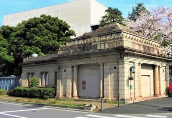 画像：旧博物館動物園駅 駅舎 - 「京成、旧博物館動物園駅の駅舎が都の選定歴史的建造物に指定 鉄道施設で初」