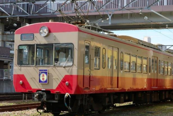 ニュース画像：開業120 周年記念特別電車と使用される「赤電」 - 「近江鉄道、6月10日に「ガチャコンまつり」開催 特別電車の出発式など」