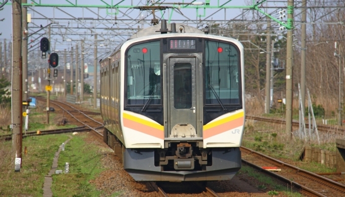ニュース画像：信越本線の普通列車 - 「JR東、新潟まつり花火大会に合わせ臨時列車を運転へ」