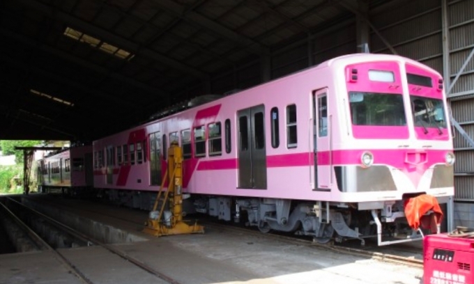 流鉄 ピンク色の さくら 号は8月23日から営業運転開始 Raillab ニュース レイルラボ