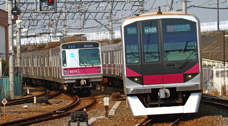 ニュース画像：半蔵門線の車両 - 「東京メトロ、半蔵門線の全駅に発車メロディを導入 9月8日から順次」