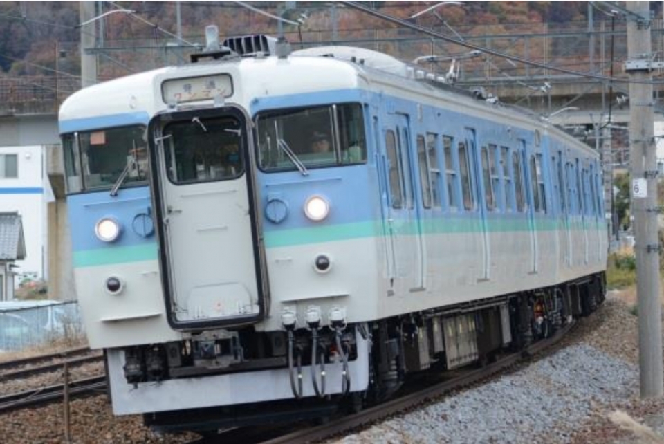 ニュース画像：長野色 - 「しなの鉄道、115系の異なる3色の編成を3本連結 9月23日」