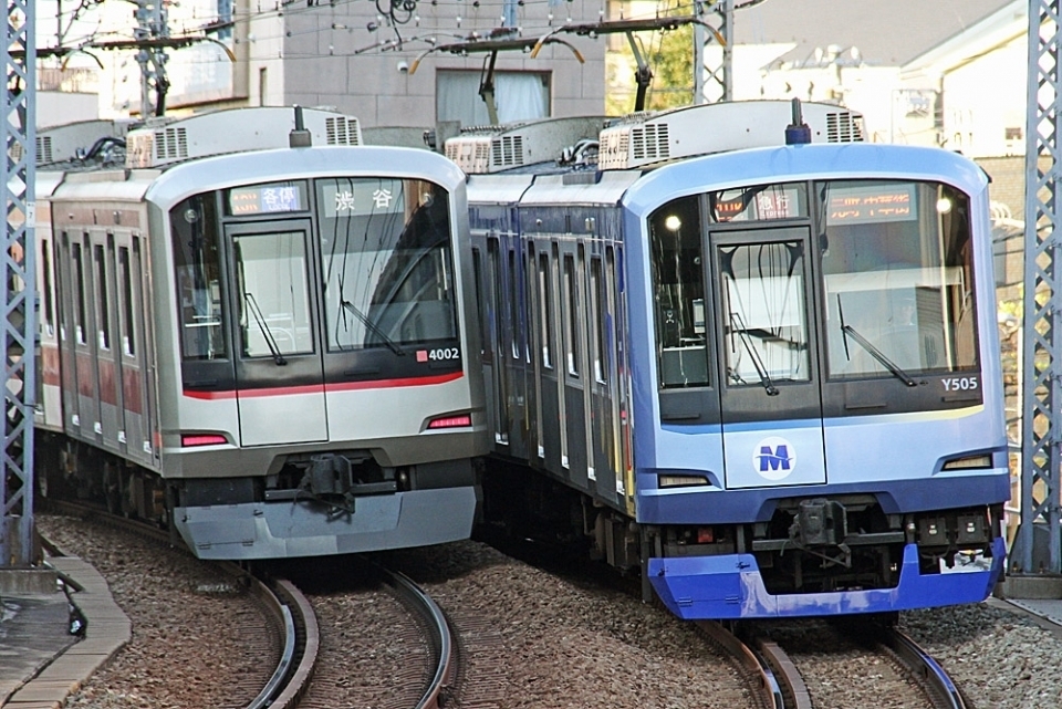 ニュース画像：みなとみらい線と東横線 - 「みなとみらい線と東横線、横浜マラソンに合わせ臨時列車 10月28日」