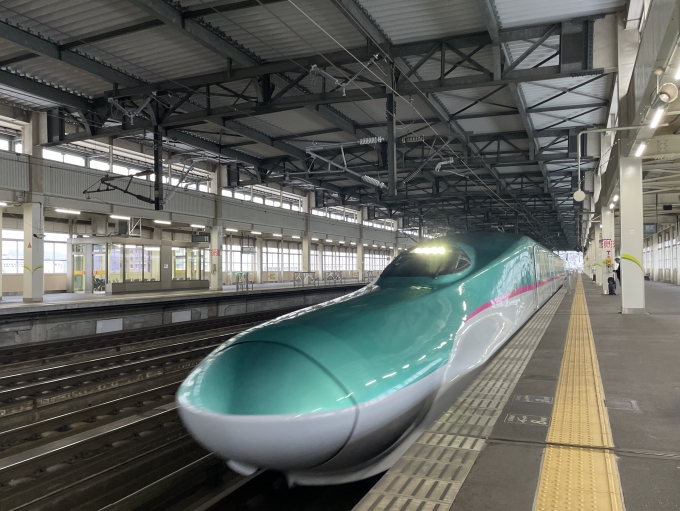 鉄道乗車記録の写真:乗車した列車(外観)(1)        「仙台からほぼ満席」