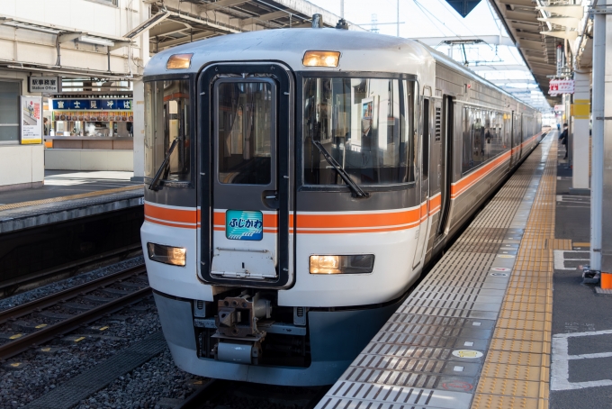 鉄道乗車記録の写真:乗車した列車(外観)(1)        「飯田線のメロイベは参加できなかったので373系は初乗車です・・・。いや、なんか乗った気がします。10代の頃にムーンライトながらに乗った時、コレだったような？」