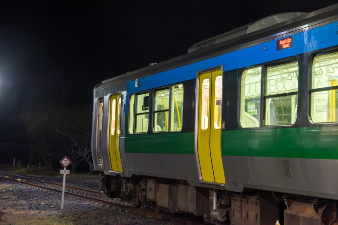 鉄道乗車記録の写真:乗車した列車(外観)(2)        「乗ってきた車両でそのまま戻ることになるのですが、なんと途中の久留里駅で乗り換え。上総亀山駅では３両は入りきってない・・・。」