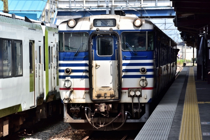 鉄道乗車記録の写真:乗車した列車(外観)(3)     「乗車する826D」