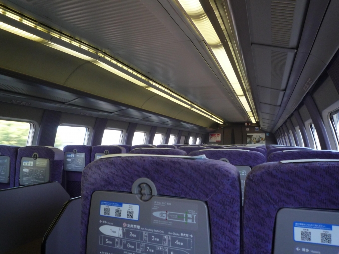 鉄道乗車記録の写真:車内設備、様子(3)        「500系の車内。」