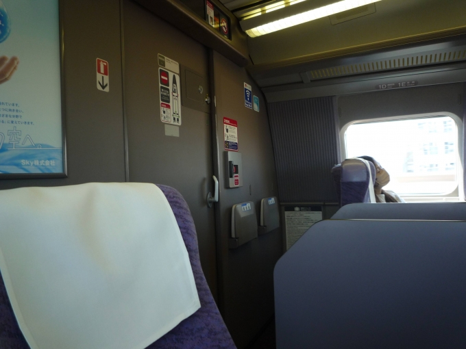 鉄道乗車記録の写真:車内設備、様子(4)        「1号車博多南寄りと、8号車博多寄りは乗客用のドアがない。」