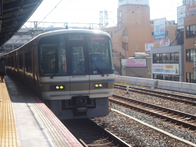 鉄道乗車記録の写真:乗車した列車(外観)(1)        「今回乗車する221系。大阪環状線普通列車。」