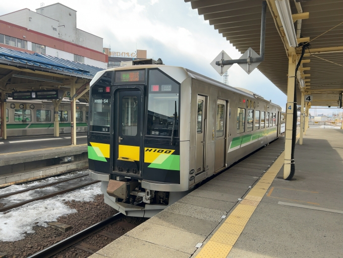 鉄道乗車記録の写真:乗車した列車(外観)(1)          「JR根室本線　釧路駅
帯広行き普通列車2526D
H100-54」