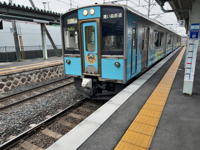 鉄道乗車記録の写真:乗車した列車(外観)(1)        「青い森鉄道線　三沢駅
八戸行き普通列車580M
2, 青い森700-2（1号車）」