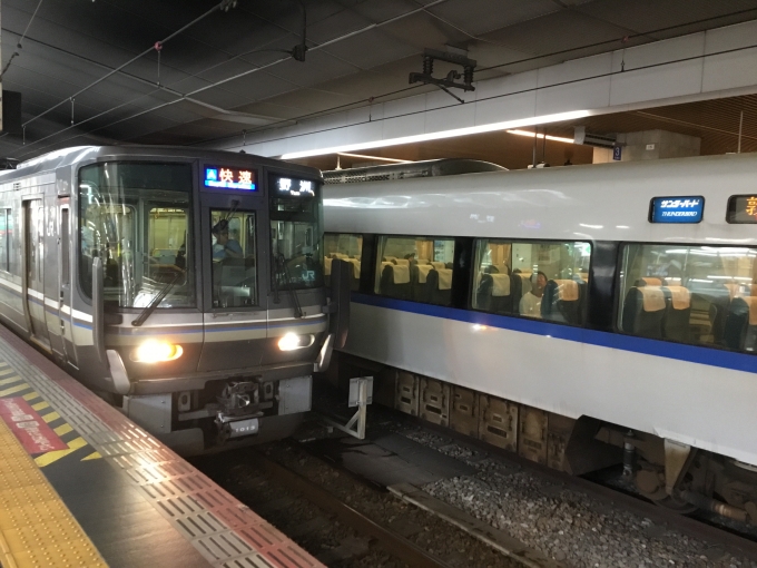 鉄道乗車記録の写真:乗車した列車(外観)(3)        「リニューアル223系1000番台V5
行き先がLEDで、W8と同じ走行音です。」