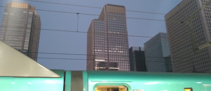 鉄道乗車記録の写真:車窓・風景(1)     「早朝の東京はビルに陽が反射してきれいでした(語彙力)
出発後はもっと良かったんですが撮り逃しました…」
