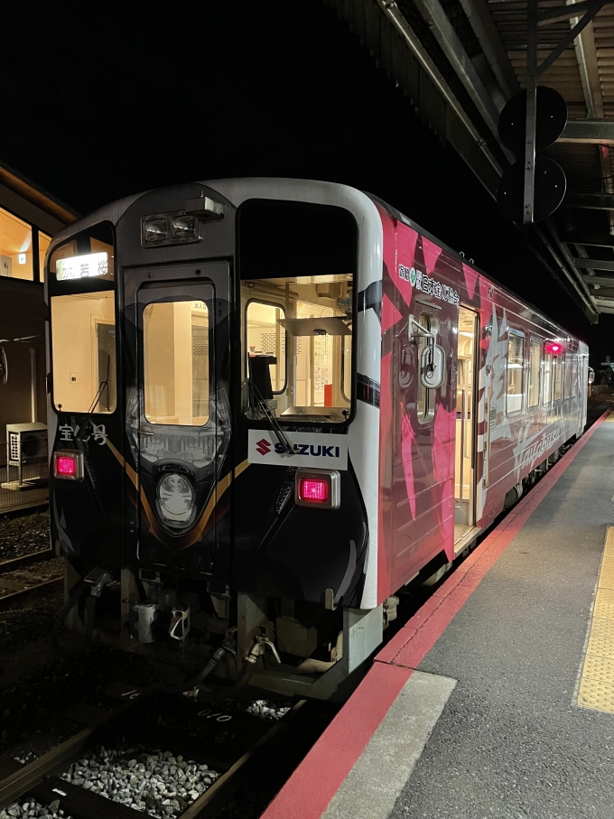 鉄道乗車記録の写真:乗車した列車(外観)(1)     「郡家発若桜行

SUZUKI 隼ラッピング列車」