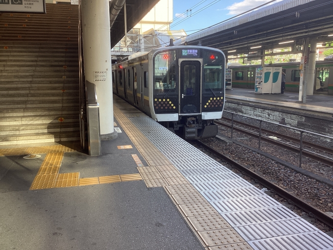 鉄道乗車記録の写真:乗車した列車(外観)(1)     「いつもこのE131系600番台で通学しています。2023年10月5日15時42分宇都宮駅8番線で撮影。」