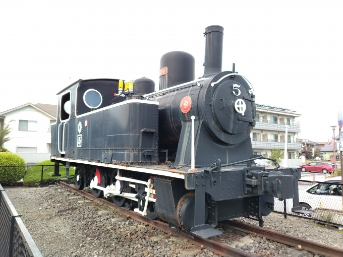 鉄道乗車記録の写真:列車・車両の様子(未乗車)(1)        「関東鉄道5号機。
おもちゃのまち駅前に静態保存されている。」