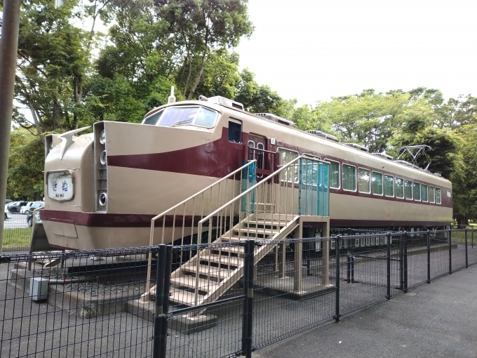 鉄道乗車記録の写真:列車・車両の様子(未乗車)(1)        「東武鉄道1720系電車1726号。
岩槻城址公園で保存されている。」