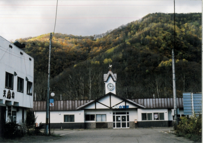 鉄道乗車記録の写真:駅舎・駅施設、様子(2)        「白滝駅。」
