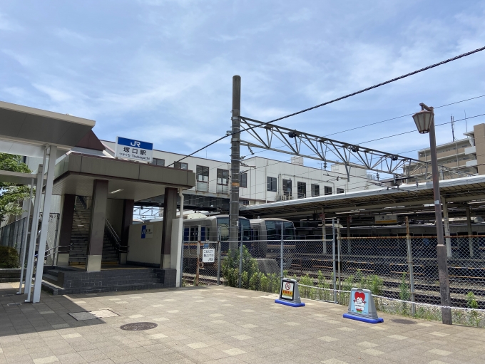 鉄道乗車記録の写真:駅舎・駅施設、様子(4)        「東側出入口」