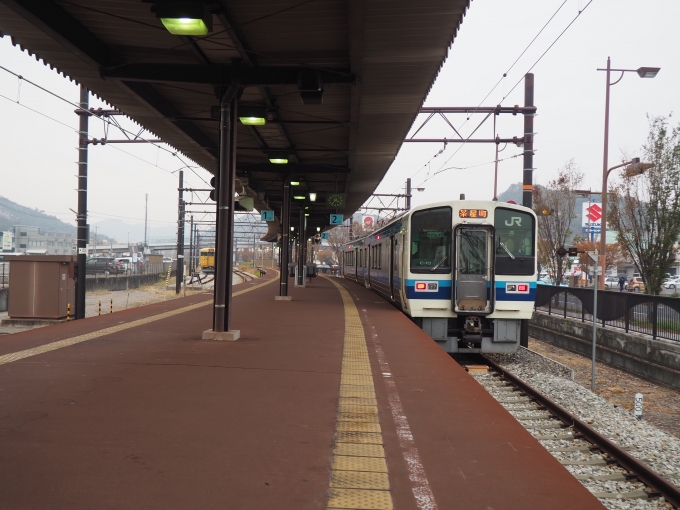 鉄道乗車記録の写真:駅舎・駅施設、様子(1)          「宇野駅は島式ホーム1本」