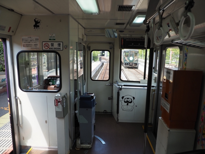 鉄道乗車記録の写真:車内設備、様子(5)        「SKR312の運転席付近のようす」