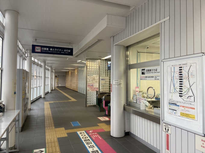 鉄道乗車記録の写真:駅舎・駅施設、様子(3)        「改札口付近の様子」