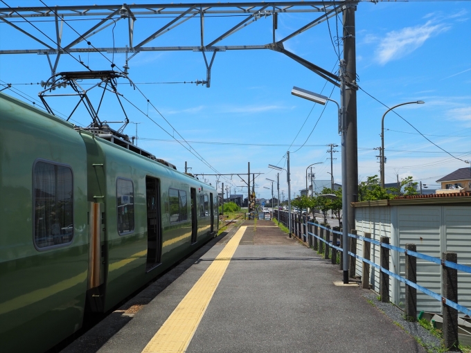 鉄道乗車記録の写真:駅舎・駅施設、様子(10)        「ホームから西方を望む」