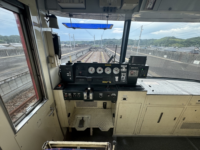 鉄道乗車記録の写真:車内設備、様子(1)          「3513の運転席の様子」