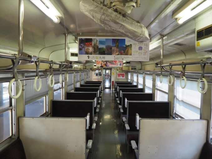 鉄道乗車記録の写真:車内設備、様子(4)        「キハ40の車内。吉松での乗車は自分1人のみ。」
