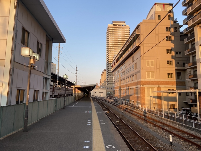 鉄道乗車記録の写真:駅舎・駅施設、様子(2)        「和田岬線のホーム」