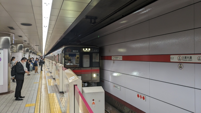 鉄道乗車記録の写真:乗車した列車(外観)(4)        「そう！桜通線に乗るからです！早速6000形が来ましたので、早速乗っていこうと思います！！」