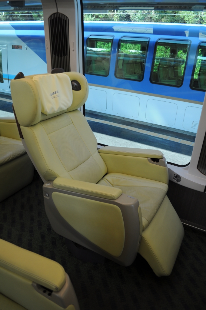 鉄道乗車記録の写真:車内設備、様子(3)        「使用した座席(3A)」