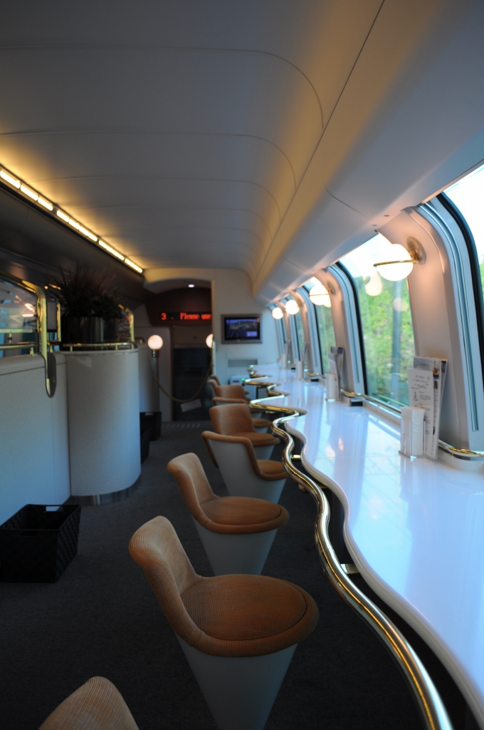 鉄道乗車記録の写真:車内設備、様子(5)        「カフェ（3号車2階）」