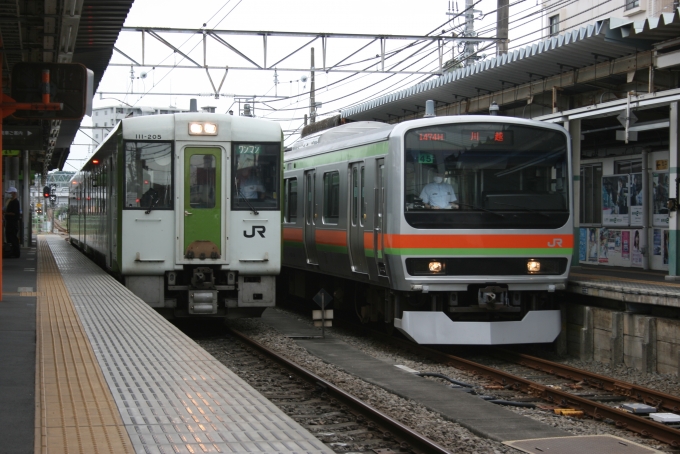 鉄道乗車記録の写真:乗車した列車(外観)(2)        「左は241D高崎行き」
