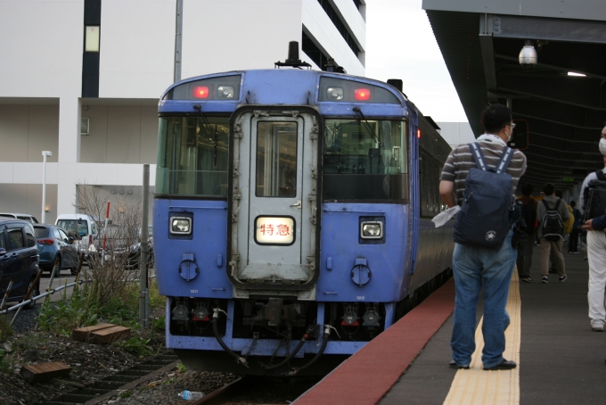 鉄道乗車記録の写真:乗車した列車(外観)(1)        「キハ183-1551
急遽車両変更、キハ261に代わってキハ183が代走」