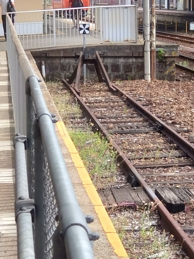 鉄道乗車記録の写真:駅舎・駅施設、様子(2)        「0番線車止め。」