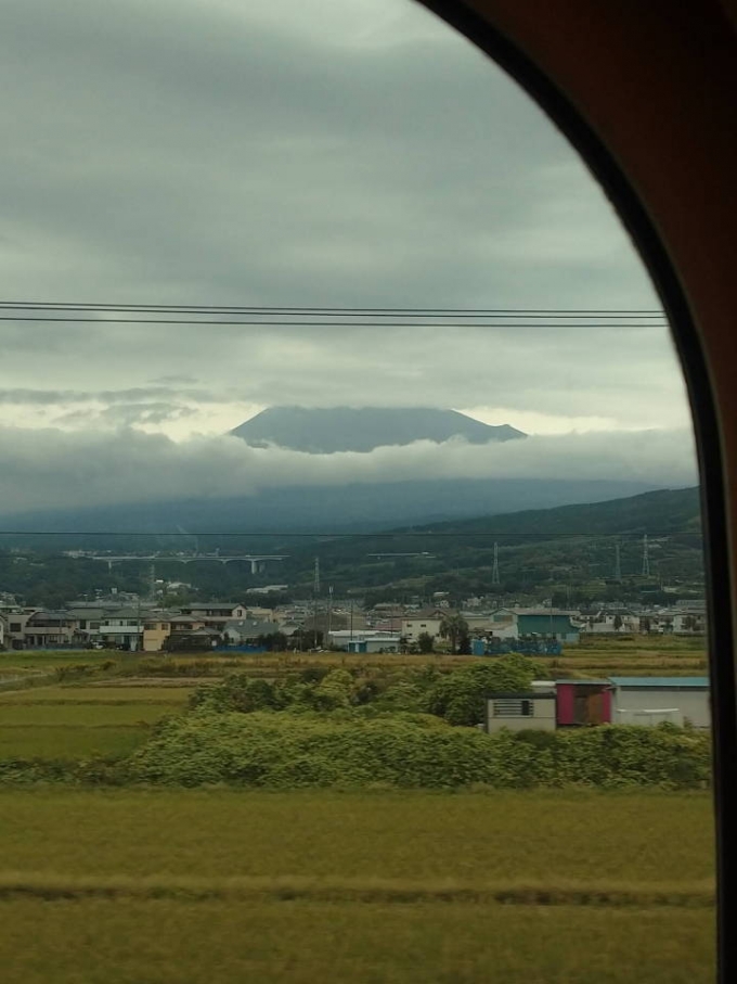 鉄道乗車記録の写真:車窓・風景(2)        「富士山は雲に隠れて」