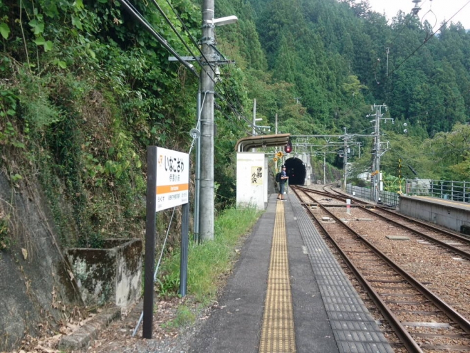 鉄道乗車記録の写真:駅舎・駅施設、様子(4)        「中井侍方向を」