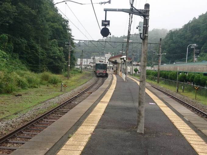 鉄道乗車記録の写真:乗車した列車(外観)(3)        「待ち合わせ中」