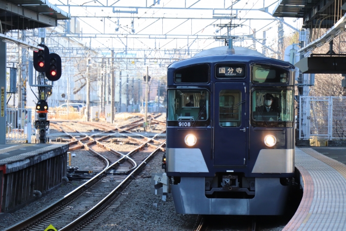 鉄道乗車記録の写真:乗車した列車(外観)(1)          「西武新宿線で人身。」