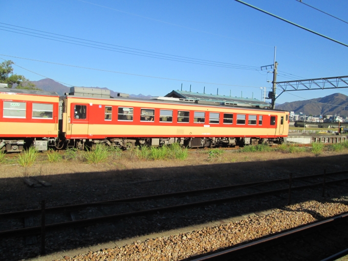 鉄道乗車記録の写真:乗車した列車(外観)(13)        「快速　只見紅葉号」