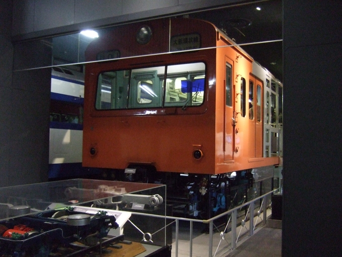 鉄道乗車記録の写真:旅の思い出(11)        「交通科学博物館の屋内展示（国鉄101形電車大阪環状線仕様のカットモデル）。」