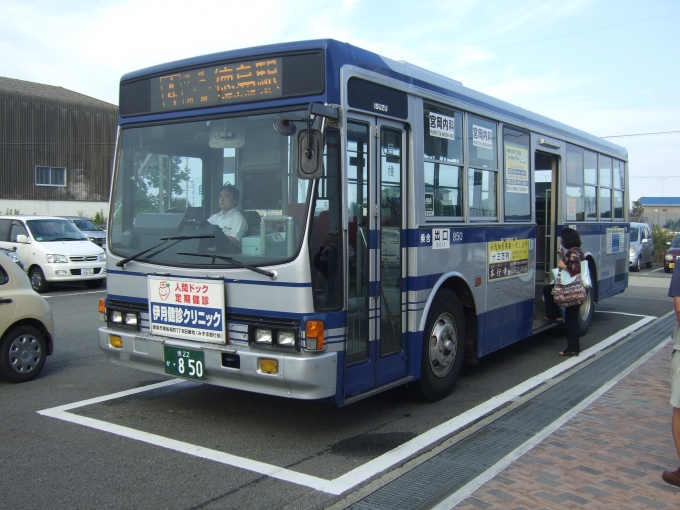 鉄道乗車記録の写真:旅の思い出(3)        「徳島港からJR徳島駅へ、路線バスに乗車。」