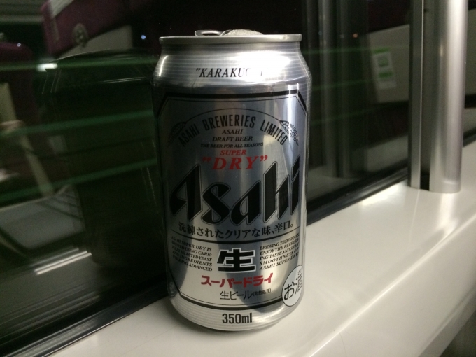 鉄道乗車記録の写真:旅の思い出(3)        「車中で飲んだビール。この列車に乗った時、ロクな写真撮ってないんです。」