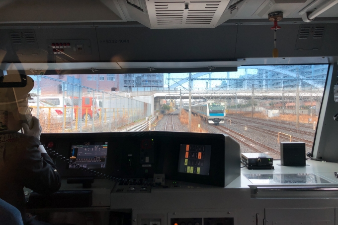 鉄道乗車記録の写真:車窓・風景(2)        「さいたま新都心駅発車直後に緊急停止中。」