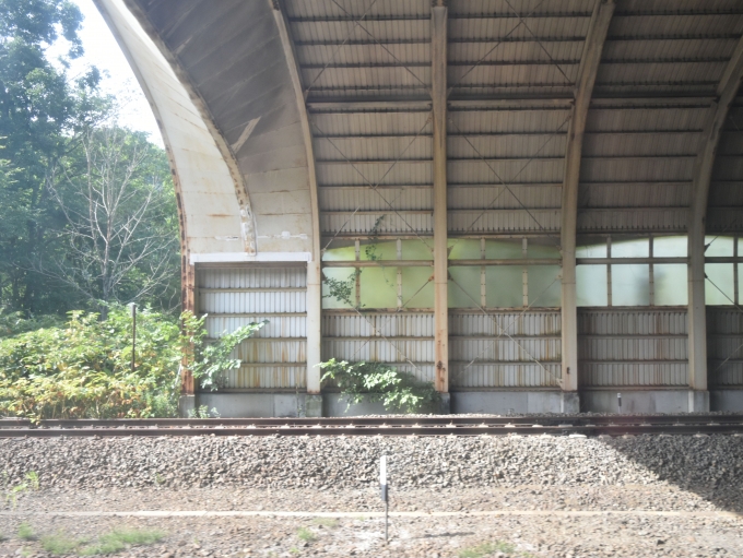 鉄道乗車記録の写真:車窓・風景(8)        「広内信号所（だったと思う）のスノーシェッド。」