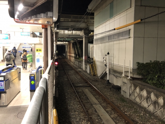 鉄道乗車記録の写真:駅舎・駅施設、様子(2)        「武庫川駅武庫川線ホームから北方向を望む。」