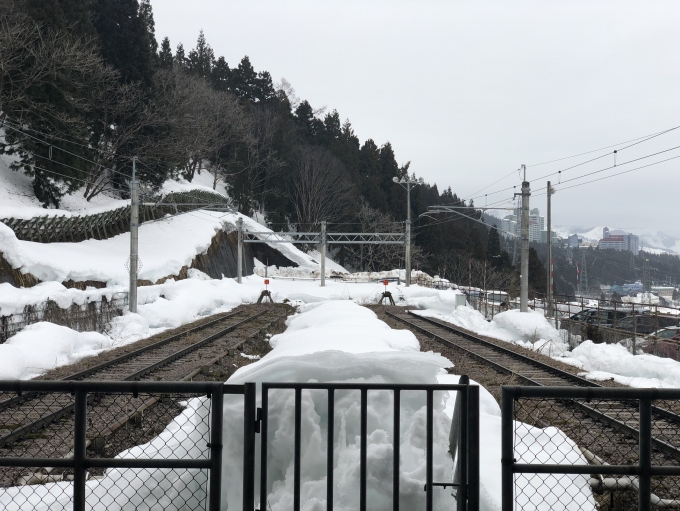 鉄道乗車記録の写真:駅舎・駅施設、様子(12)        「ガーラ湯沢支線？の終端部。」