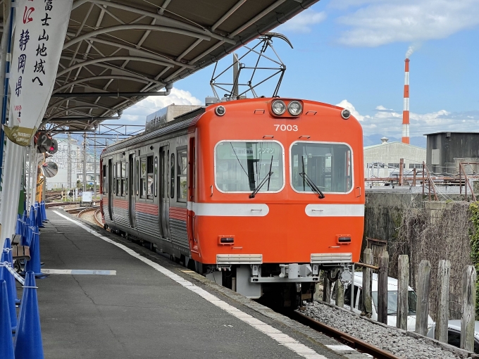 鉄道乗車記録の写真:列車・車両の様子(未乗車)(2)        「吉原駅では、7003を使用した電車の運転体験が行われていた。」